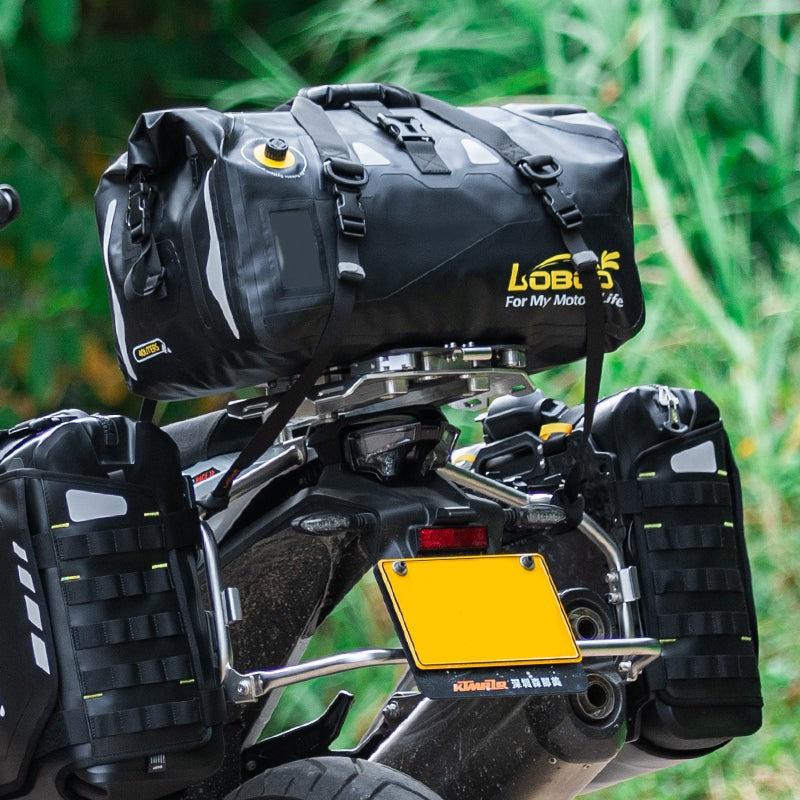 Borsa BWB nera montata su moto adventure