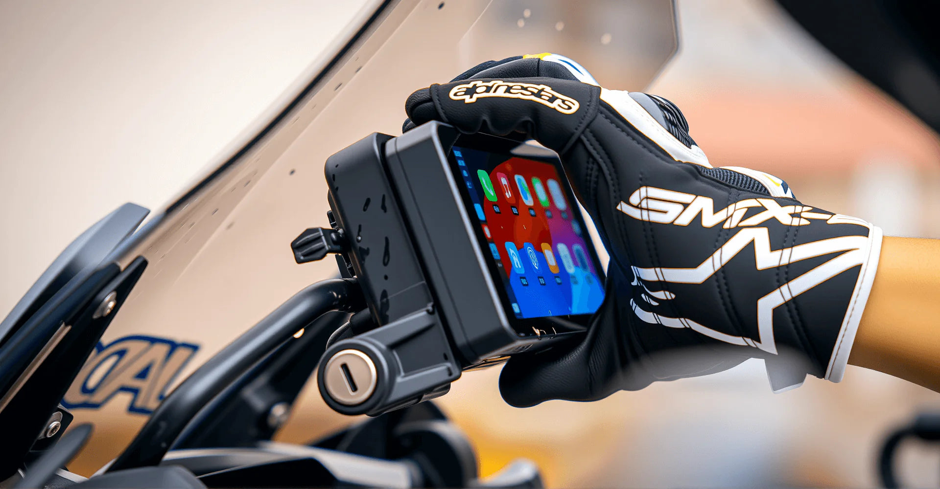 JADO S6 - Concentrati sulla strada, goditi il viaggio!