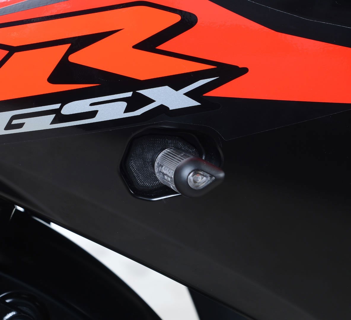 Adattatori Per Minifrecce Anteriori Per Suzuki Gsx R 125 Uso Con Minifrecce Minifrecce Non Incluse FAP0022BK R G 55055 - Endurrad