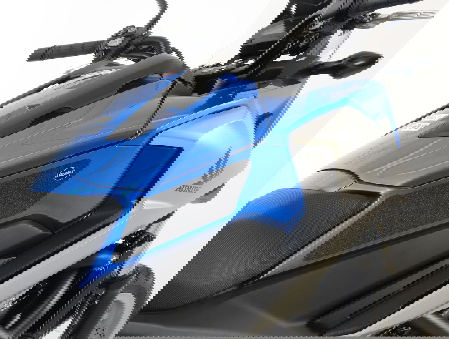 Adesivi Antiscivolo Serbatoio Honda Nc 750 X 16 Chiaro 18052 Rg EZRG333CL - Endurrad