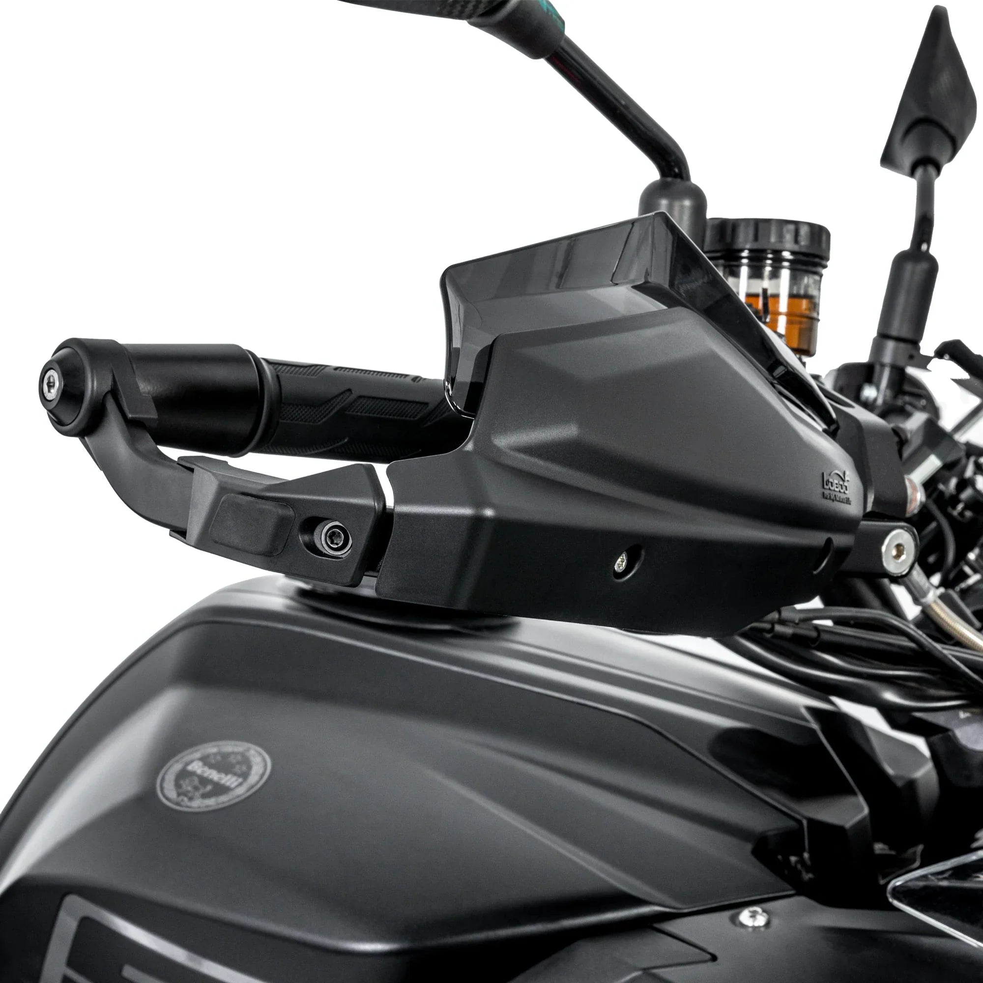 Paramani LOBOO CHS683 su Benelli TRK 552X visti dalla posizione del pilota