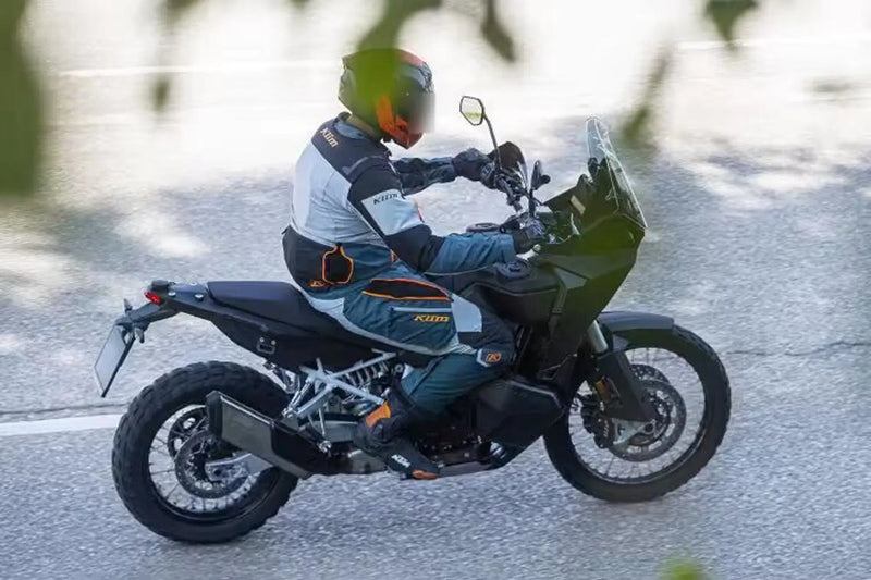 KTM 990 Adventure: qué se sabe realmente, qué revelará EICMA 2026 y qué hacer si tienes una 790 u 890 Adventure