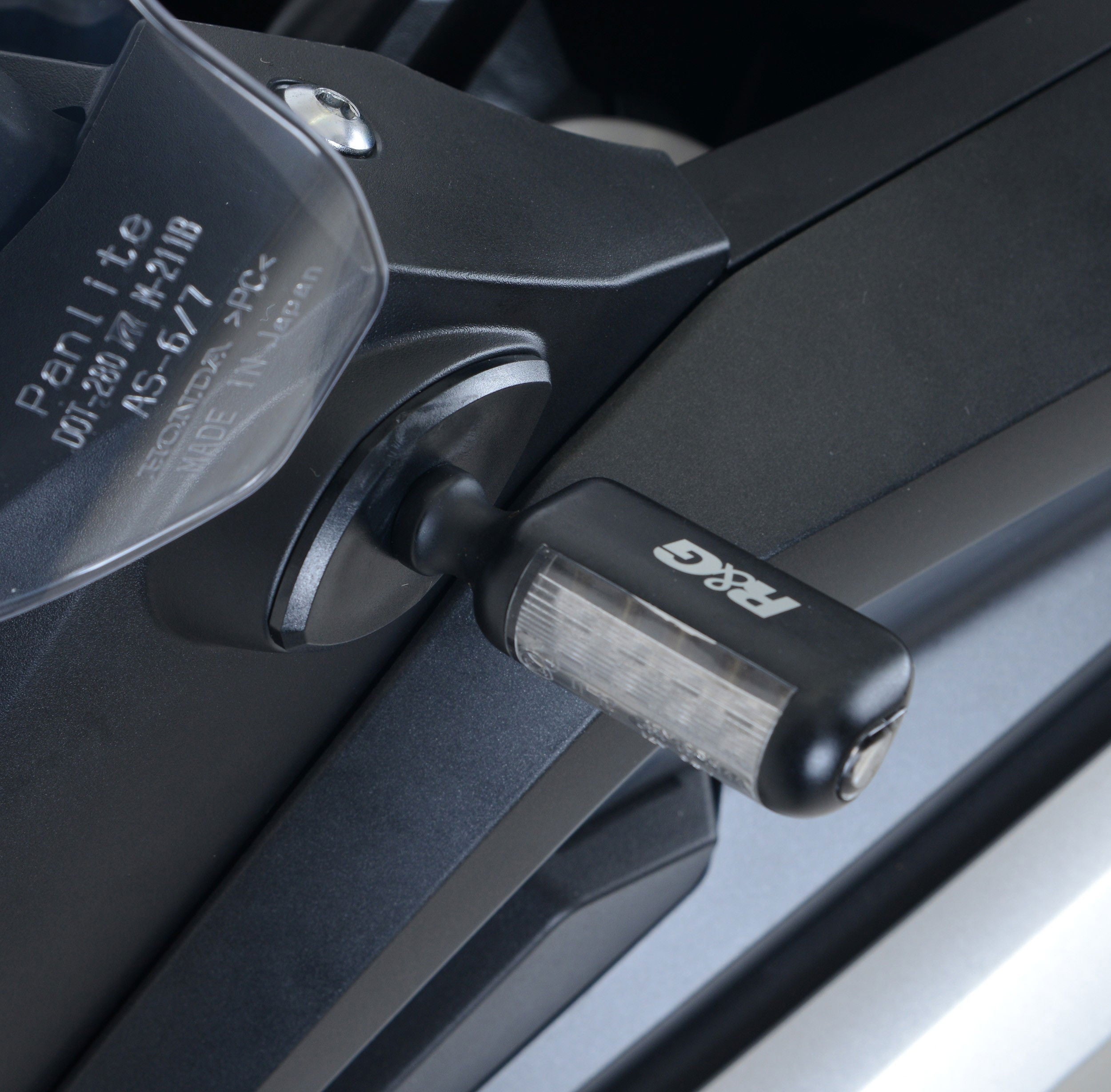 Adattatori per minifrecce anteriori per Honda NC750X '16- uso con minifrecce  (minifrecce non incluse)