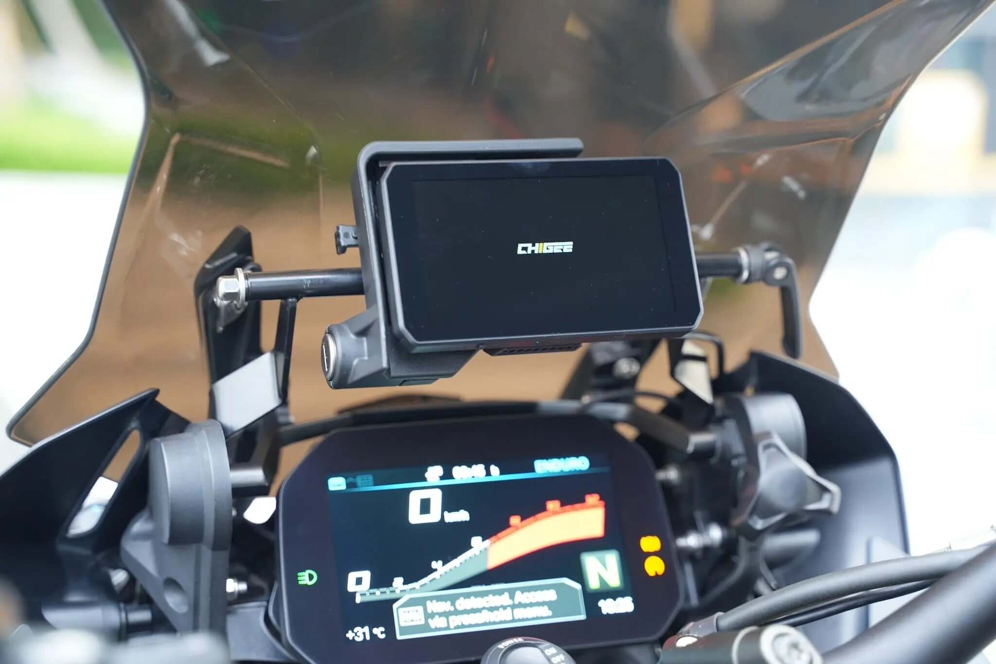 AIO 5 Play BMW Edition Chigee - Endurrad.com