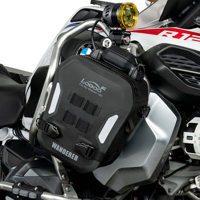 Coppia di borse gonfiabili LOBOO BHGB05T montate su entrambi i lati di una BMW R 1250 GS Adventure