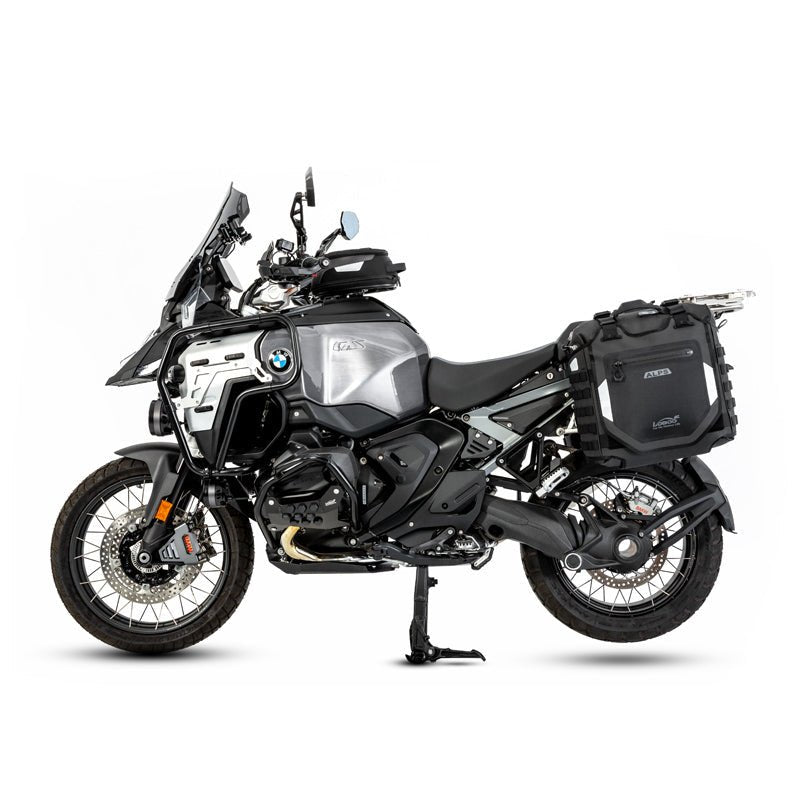 BMW R 1300 GS Adventure con valigia laterale LOBOO Alps montata, vista laterale