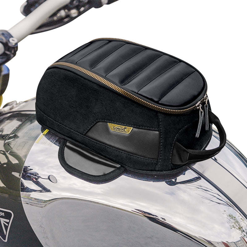 LOBOO BTB06 vista ravvicinata di tre quarti, zip bronzo e inserti in pelle PU