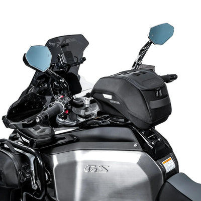 LOBOO BTB20BK sul serbatoio di una BMW GS vista frontale, manubrio libero
