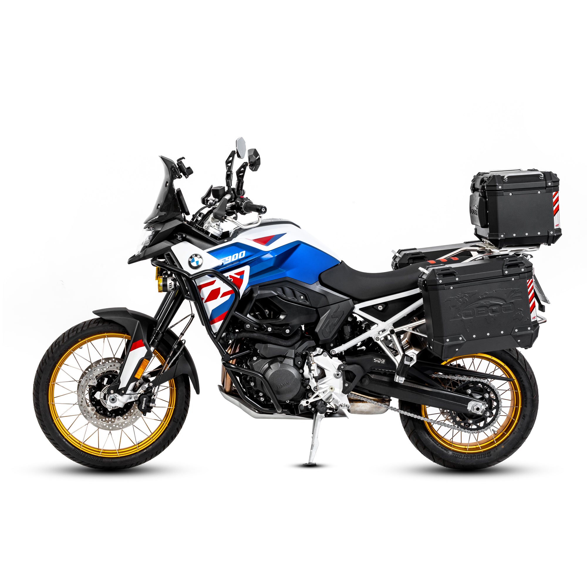 BMW F900GS con crash bar LOBOO CHG025 nero, vista laterale sinistra con valigie e top case