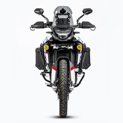 BMW F900GS vista frontale con crash bar LOBOO CHG025 nero e faretti ausiliari