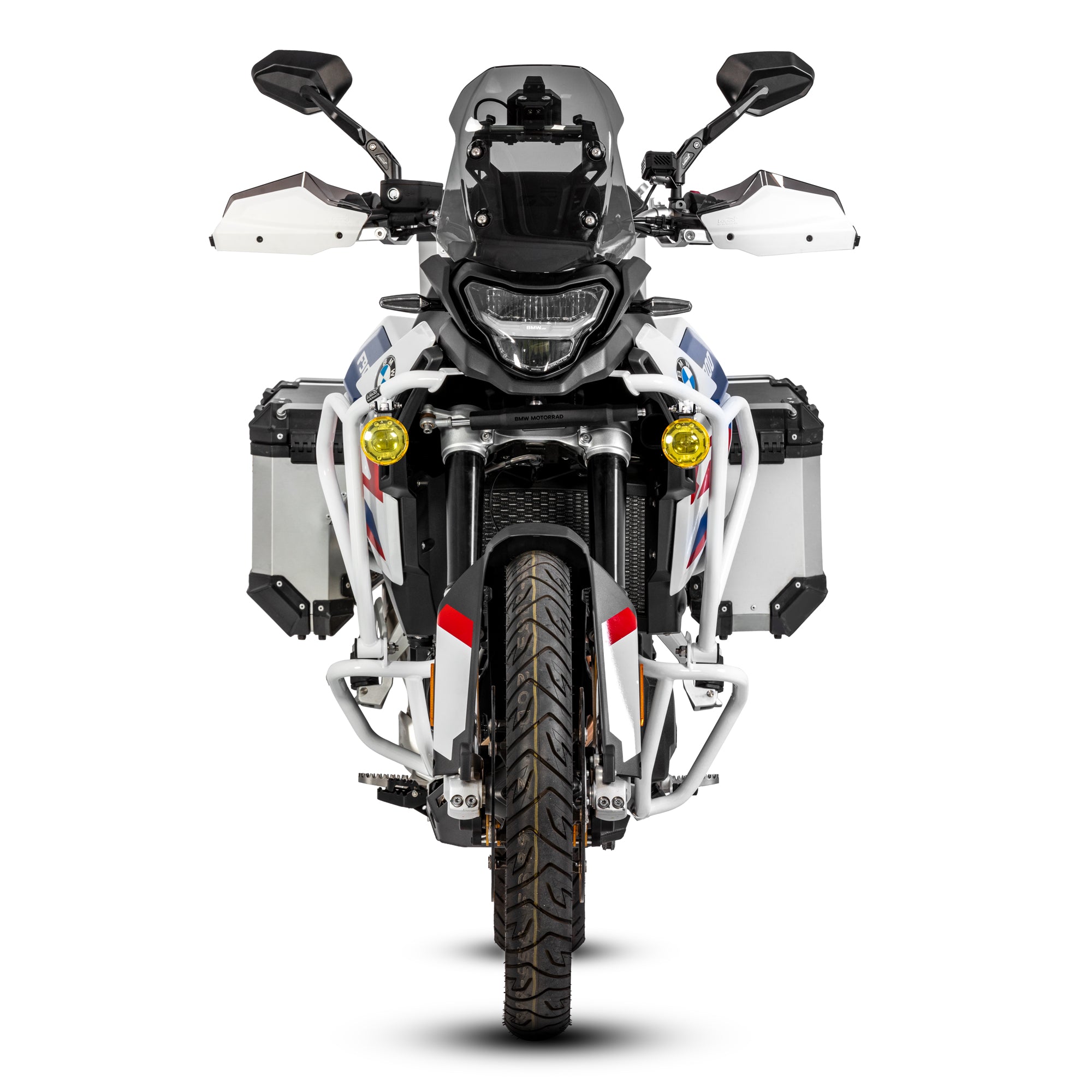BMW F900GS vista frontale con crash bar LOBOO CHG025 bianco e faretti ausiliari