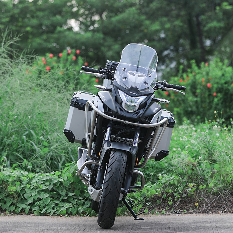 Honda CB400X con crash bar LOBOO CHG281 montato, vista frontale