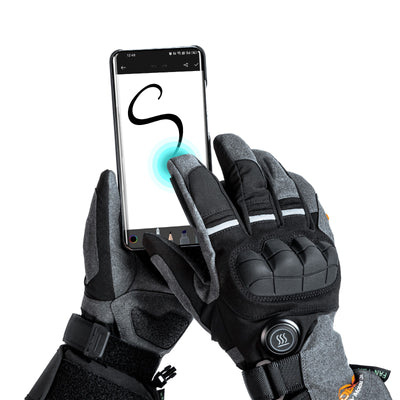 Uso dello smartphone con i guanti riscaldati RST26 indossati