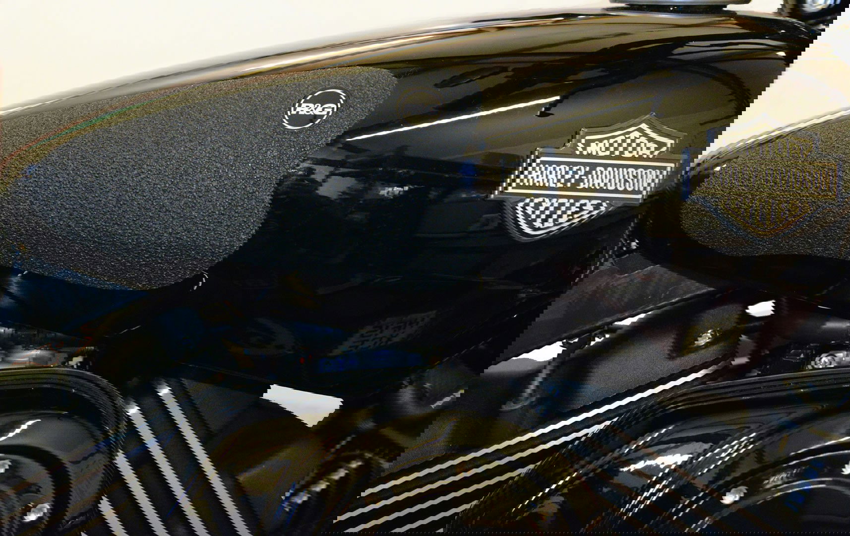 Kit 2pz.adesivi anti-scivolo serbatoio HARLEY-DAVIDSON STREET 500/750 nero