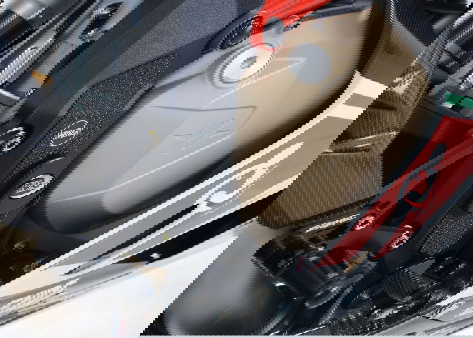 Kit 3pz.adesivi anti-scivolo paratacco MV Agusta F4 1000R '10- / F4RR / F4RC - nero