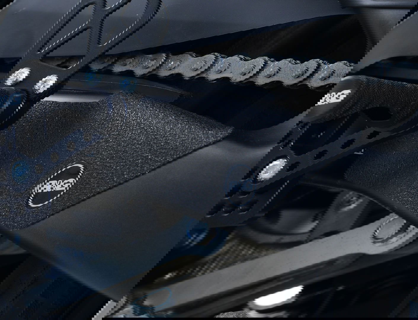 Kit 3pz.adesivi anti-scivolo paratacco YAMAHA YZF-R6 '17- (telaio e lato sx forcellone) - nero R&G