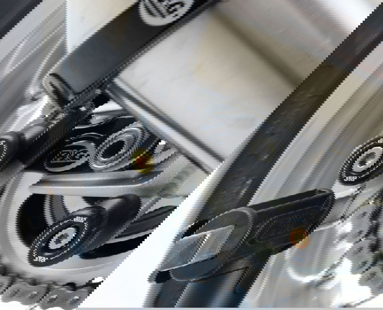 Nottolini cavalletto posteriore tipo Offset per Triumph Thruxton 1200 / 1200R / Street Twin 900 / Speed Twin '19- / Scrambler 12