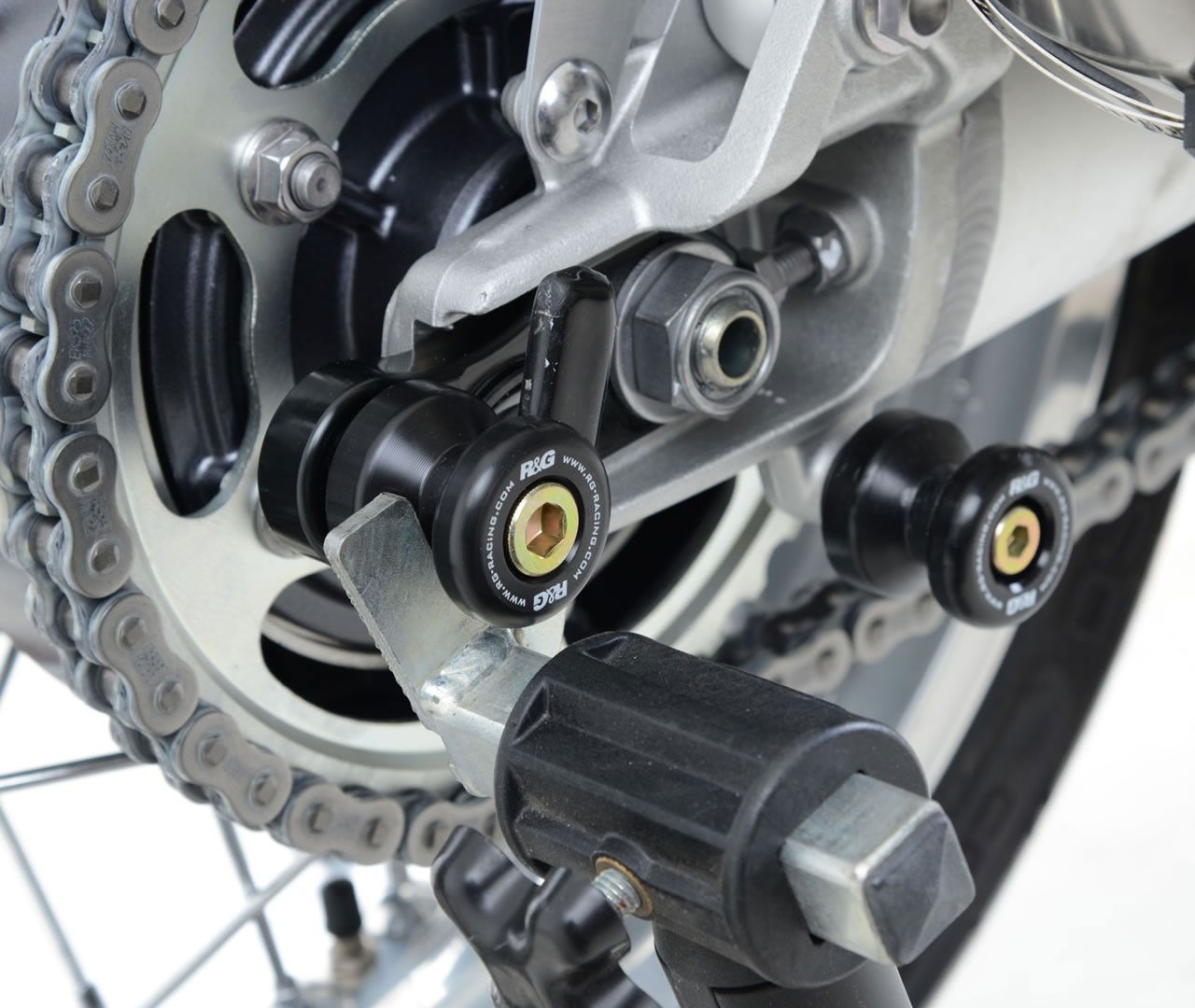 Nottolini cavalletto posteriore tipo Offset per Triumph Thruxton 1200 / 1200R / Street Twin 900 / Speed Twin '19- / Scrambler 12