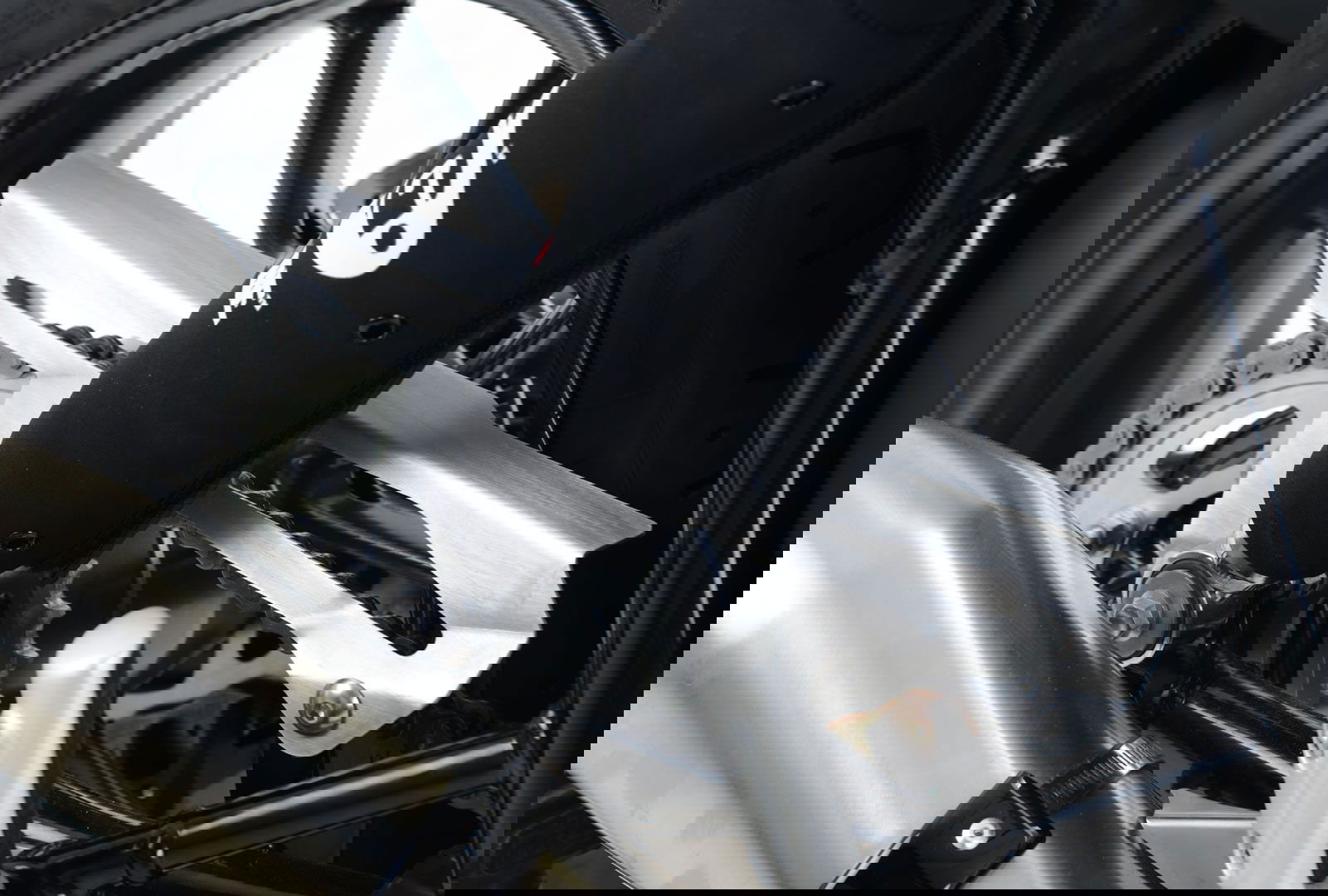 Paracatena in alluminio satinato Triumph Street Twin 900 / T120 Bonneville