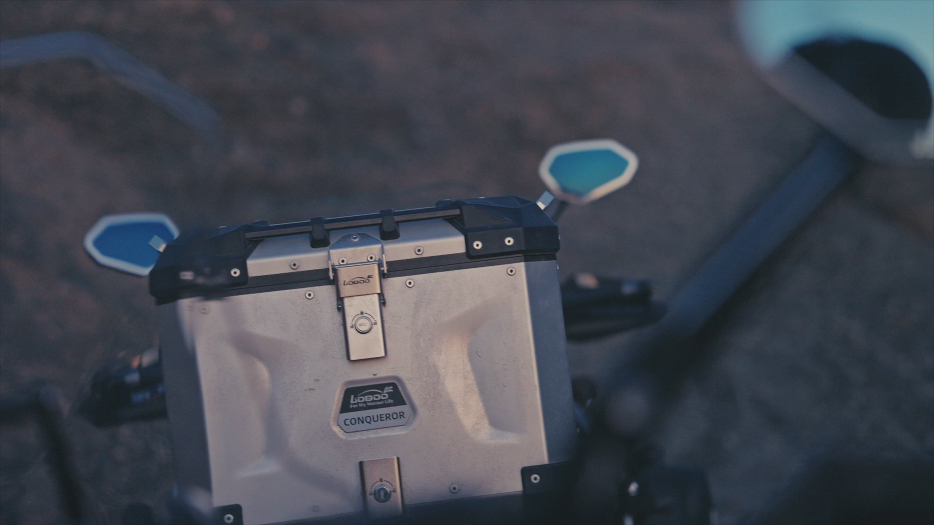 Subir vídeo: Endurrad: equipamiento técnico para motos de aventura y accesorios inteligentes