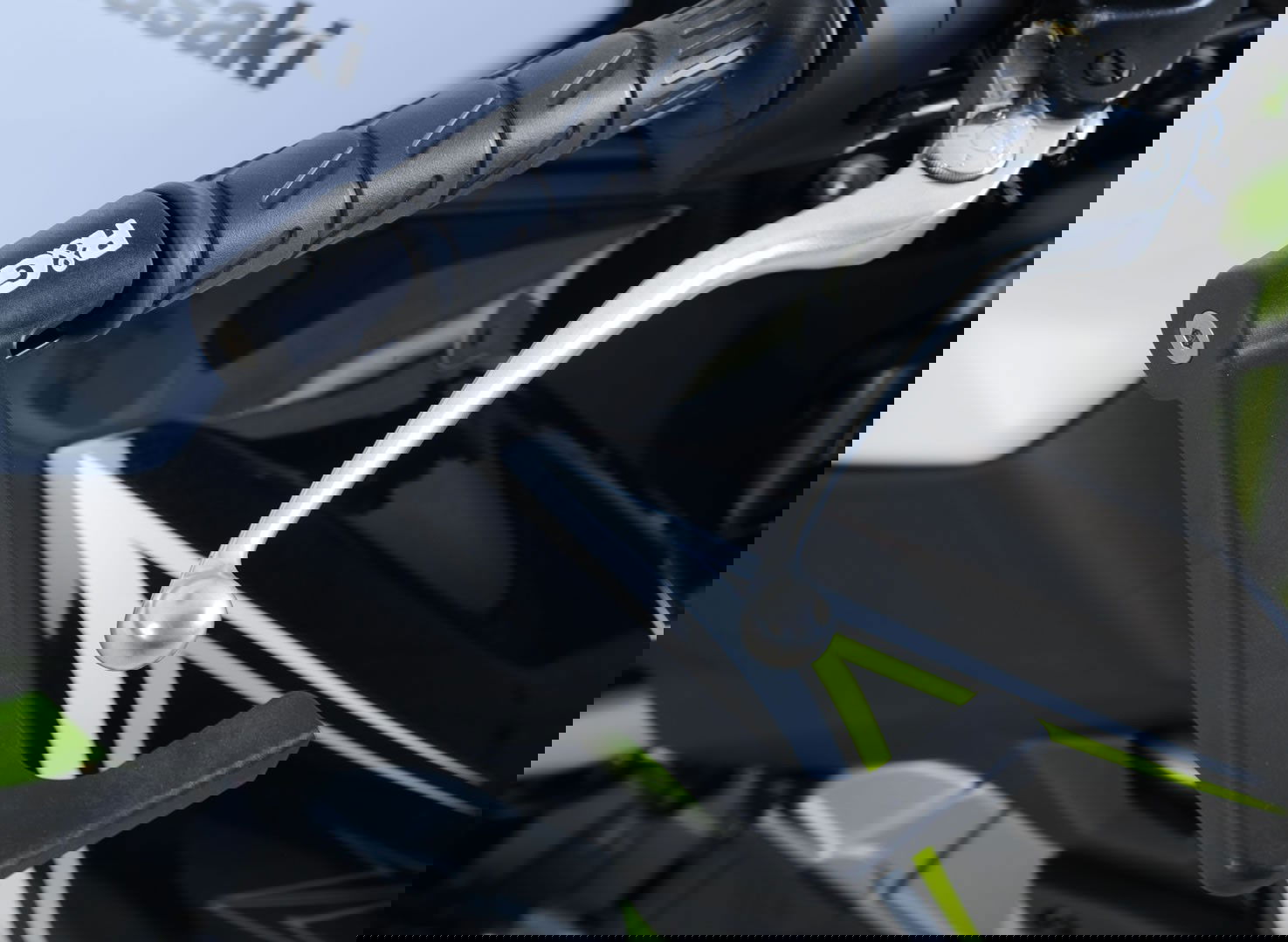 Protezione leva freno/frizione Kawasaki Z650 / Ninja 650 '17- nero