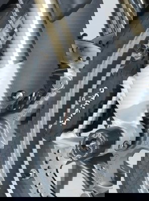 Protezioni perno forcella anteriore, BMW R1200GS '13- / R1200GS ADVENTURE '13- / R1200RT LC '14- / R1250GS '18- / R1250RT '19-