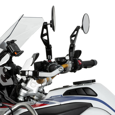 Specchietto LOBOO RM01 montato sul lato destro di una BMW GS con paramani
