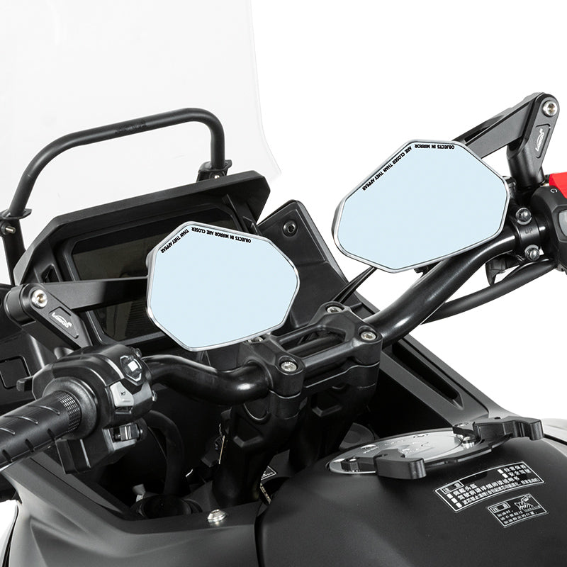 Specchietto LOBOO RM03 montato sul manubrio, dettaglio dello snodo sferico