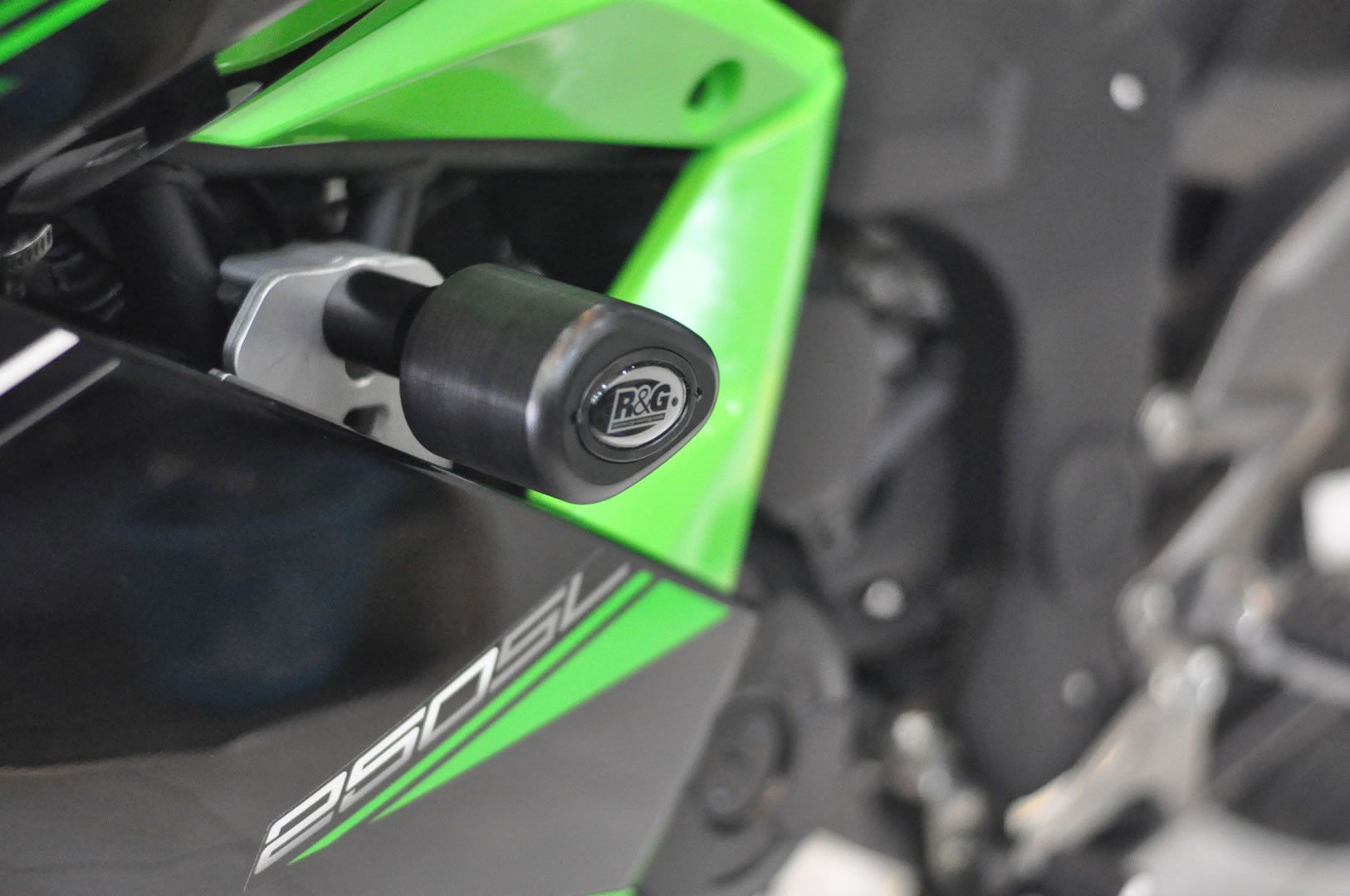 Tamponi paratelaio tipo Aero no-cut Sliders telaio - Kawasaki Ninja 125 / Ninja 250 SL