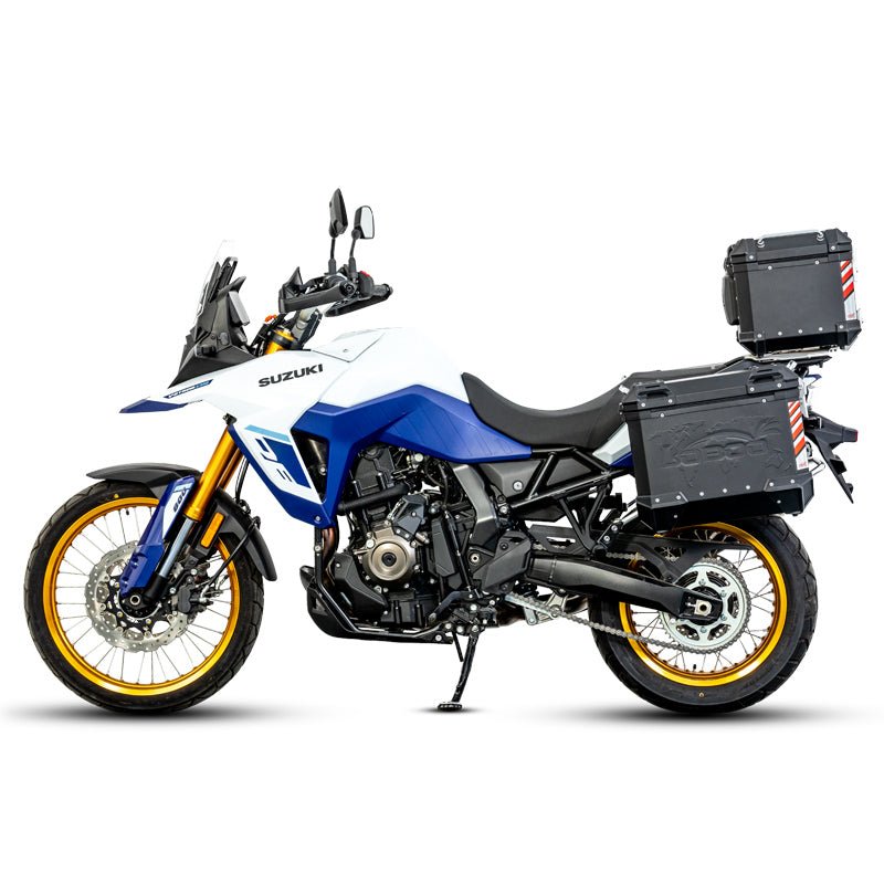 Suzuki V-Strom 800DE di lato con valigie e bauletto LOBOO PIKE TRACKER neri sui telai JP421B
