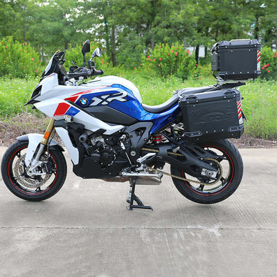 BMW S 1000 XR con valigie laterali montate, fiancata sinistra
