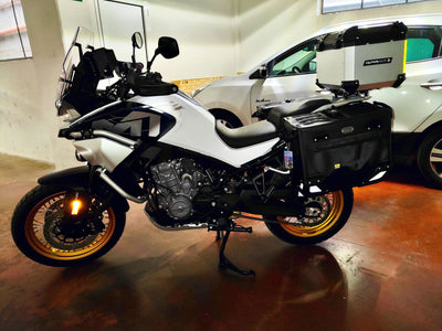 Valigie semirigide LOBOO Wanderer montate su CFMOTO 800MT Explore, foto inviata da un cliente